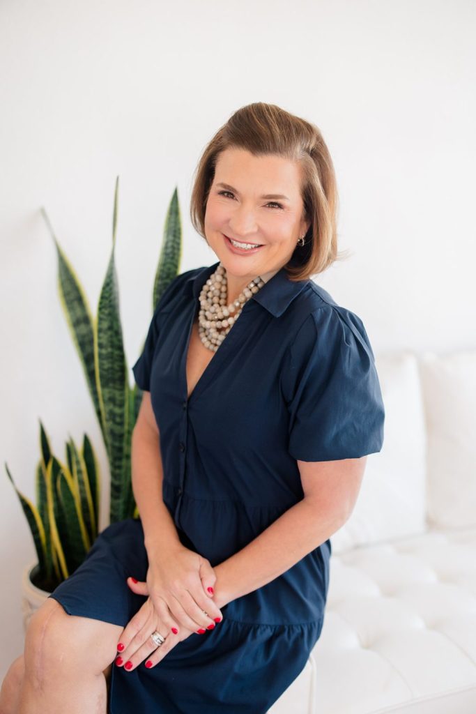 Effective fractional CMO social media marketing in the United States